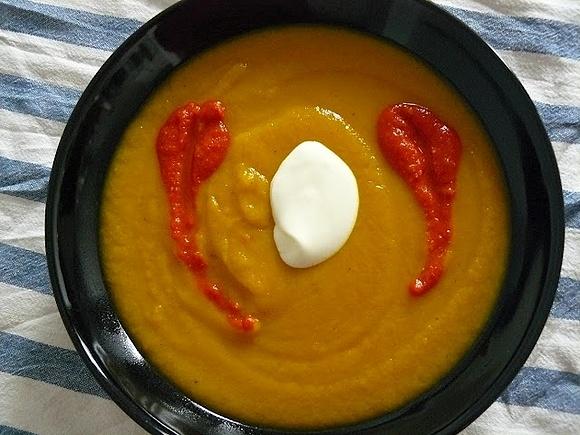 Krem dyniowy z pastą chili