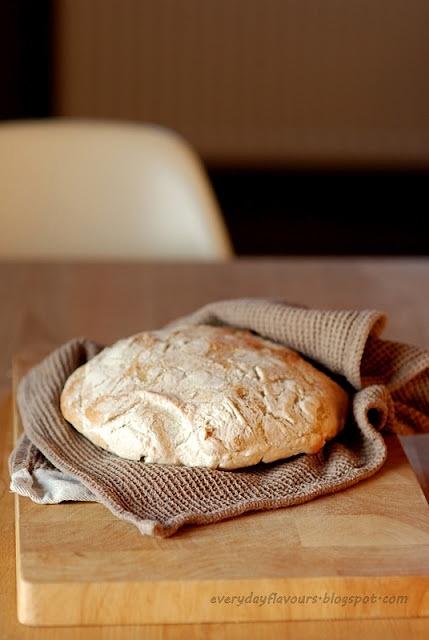 Chleb serowy z serem manchego, parmezan i edam