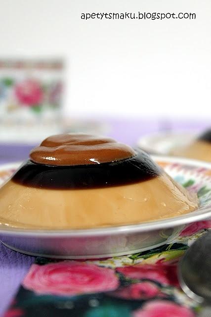 Kawowa panna cotta z galaretką espresso i sosem karmelowym