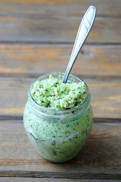 Jak zrobić domowe pesto z brokułów