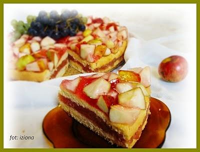Tort z jabłkami