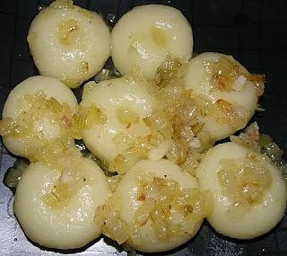Kluski śląskie z cebulką i mięsem