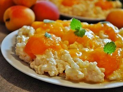 Pudding ryżowy z waniliowo-morelowym kompotem