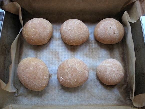 Domowe ciabatta z wielkimi bąblami powietrza