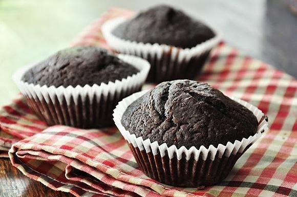 Czekoladowe muffiny z mleczną czekoladą