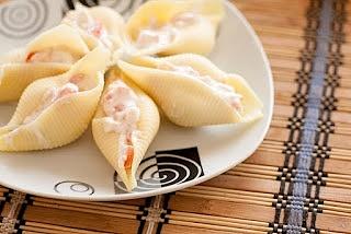 Conchiglioni na zimno z jogurtem