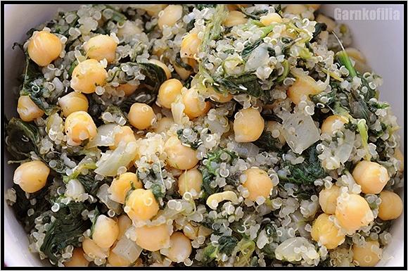 Ciecierzyca ze szpinakiem i quinoa