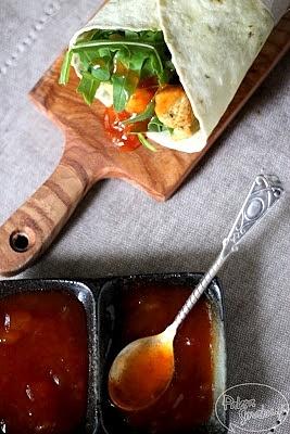 Tortille z indykiem i mango chutney