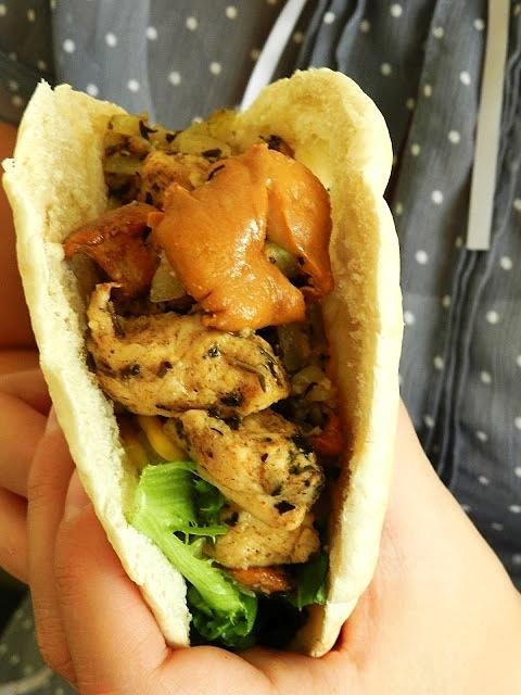 Pita z kurczakiem i kurkami