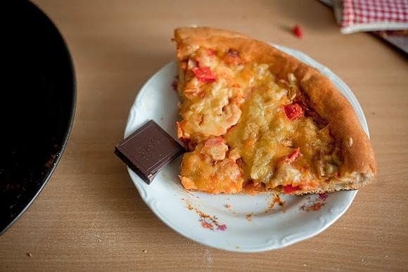 Śniadanie: pizza i czekolada na poprawę skupienia