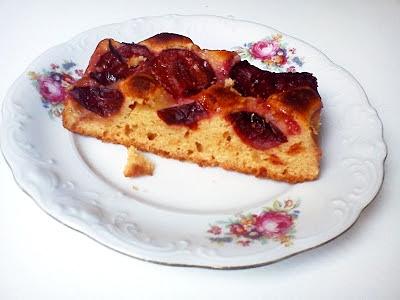Ciasto jogurtowe ze śliwkami