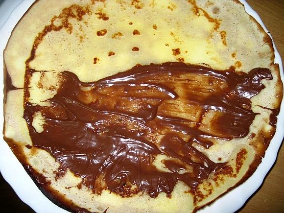 Sposób na naleśnika z nutellą i bananem