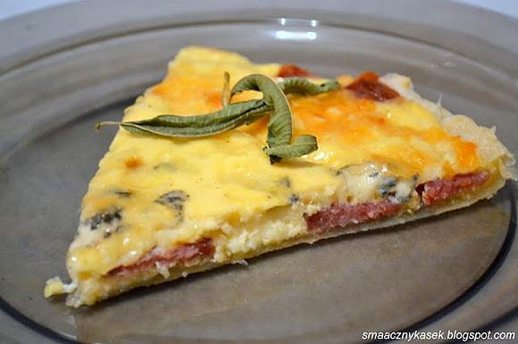 Tarta z chorizo i lazurem