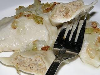Pierogi z mięsem i kapustą
