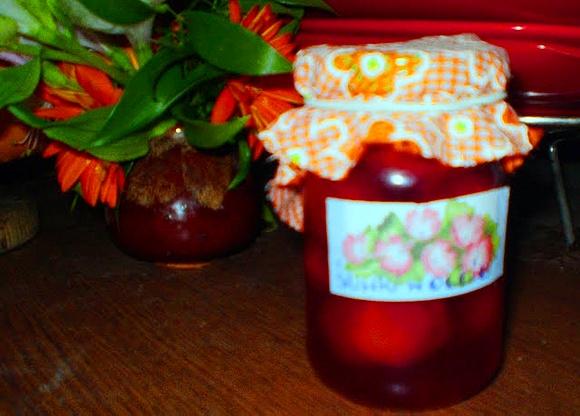 Śliwki marynowane z miodem – delikatny smak i aromat