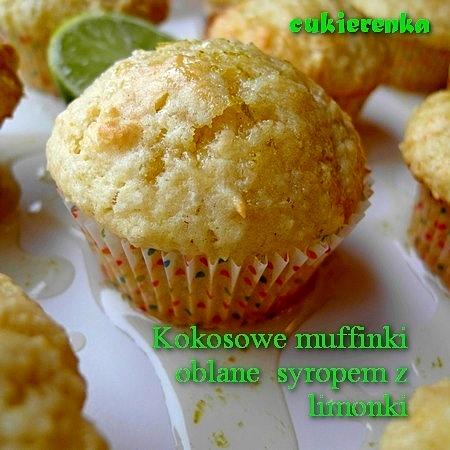 Kokosowe muffinki oblane syropem z limonki