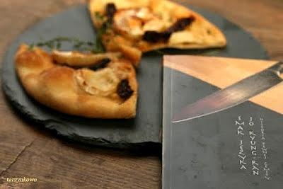 Pizza z jabłkami
