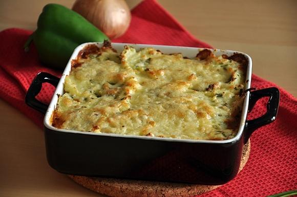 Chilli z fasolą i ziemniaczanym puree