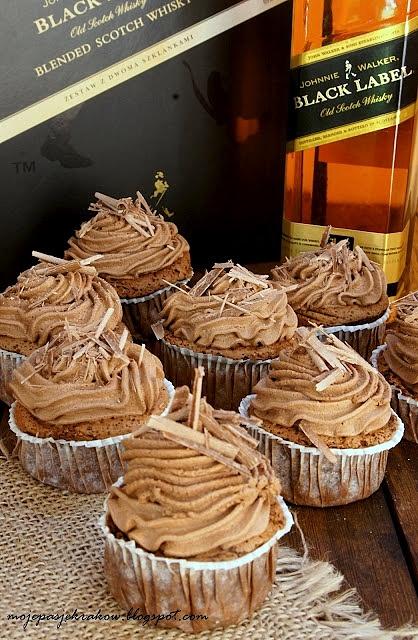 Muffinki czekoladowe z kremem whisky