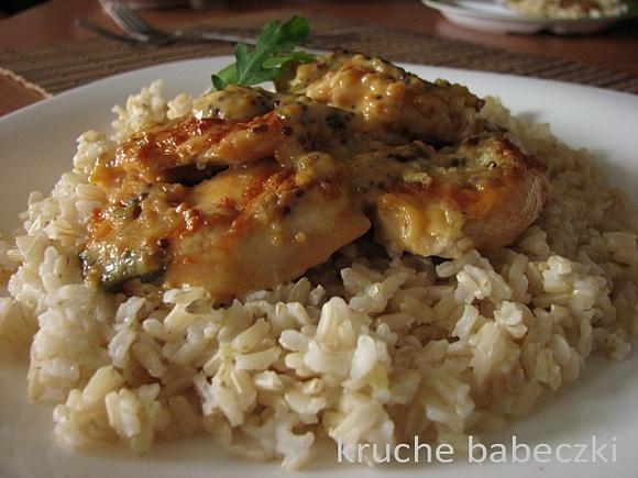 Kurczak w sosie śmietanowo-musztardowym z ryżem naturalnym