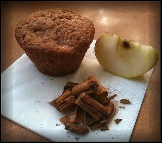 Muffinki z jabłkami i cynamonem