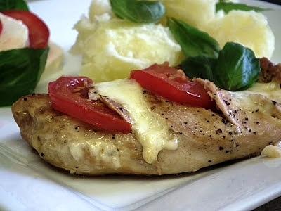 Kurczak z mozzarellą i pomidorami