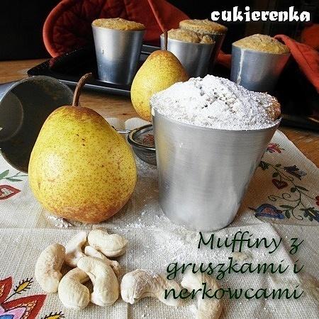 Muffiny z gruszkami i nerkowcami