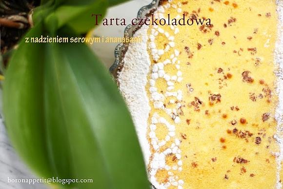Tarta czekoladowa z nadzieniem serowym i ananasami