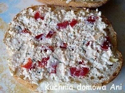 Pasta serowo-jajeczna z papryką