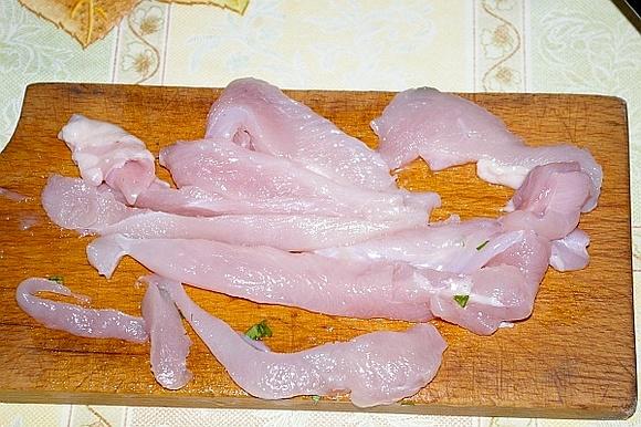 O pizzy z kurczakiem i czosnkiem na cieście z mąki Napoli 00