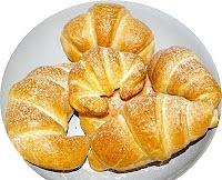 Cornetti i croissant – włoskie rogaliki do kawy