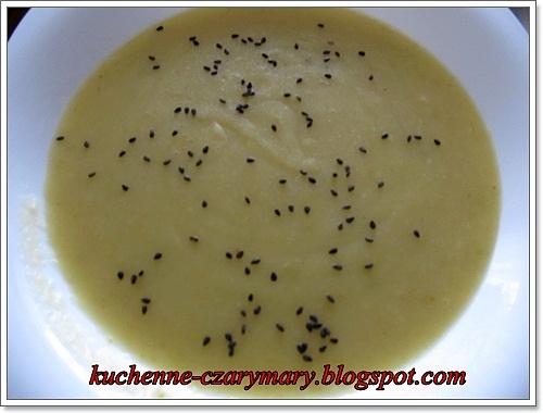 Zupa krem marchewkowo-groszkowy z pastą miso