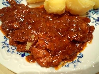 Kotlet schabowy w sosie piwnym