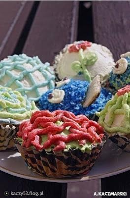 Muffiny z barwnikami spożywczymi