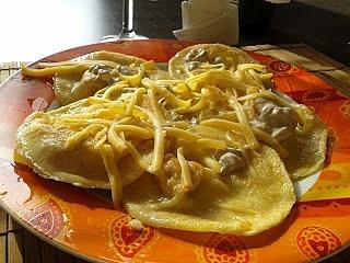 Kiełbaskowe ravioli