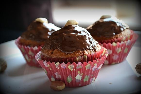 Muffiny z masłem orzechowym i nugatem