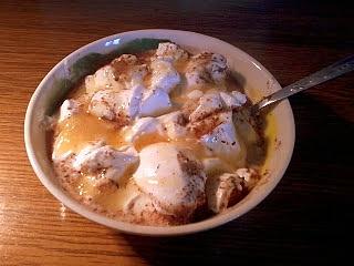 Jogurt z miodem i czekoladą