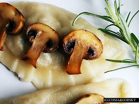 Pierogi z kapustą i grzybami