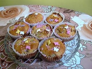 Muffinki bananowo-brzoskwiniowe z cynamonem
