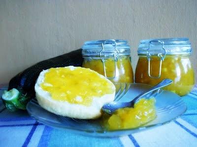 Pomarańczowy dżem z cukinii