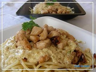 Spaghetti z sosem cebulowym
