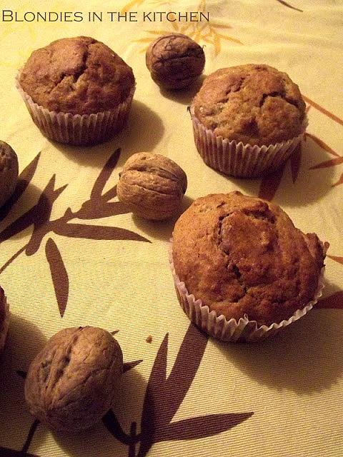 Pełnoziarniste muffiny bananowo-orzechowe