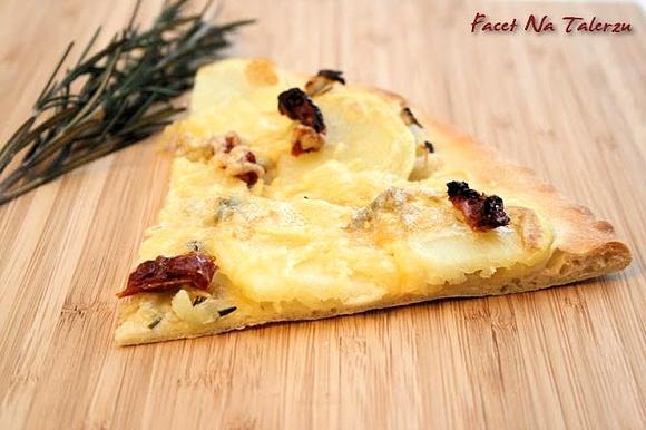 Pizza z ziemniakami i gorgonzolą