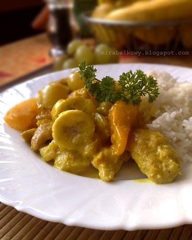 Kurczak curry z dynią i owocami