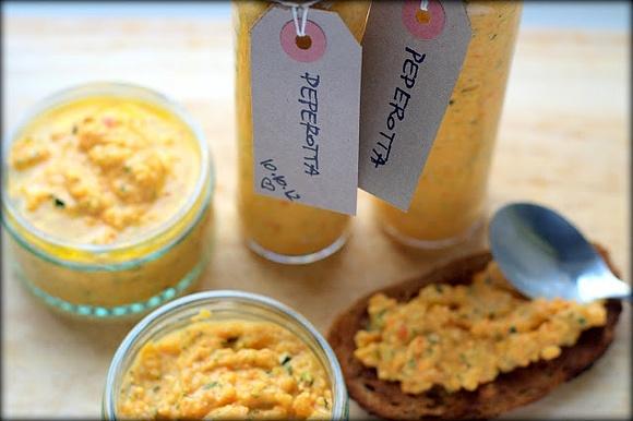 Peperotta czyli pesto z czerwonej papryki