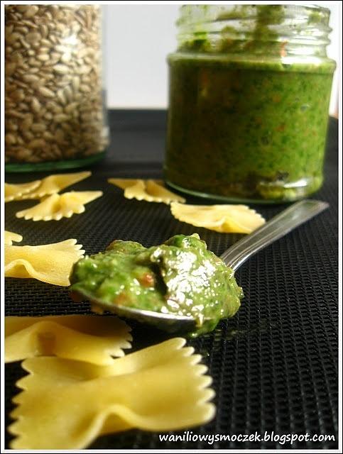 Pesto z roszponki z prażonym słonecznikiem, wegański od piątku