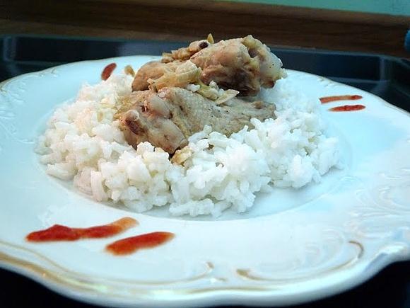 Skrzydełka w sosie śmietanowo-cebulowym