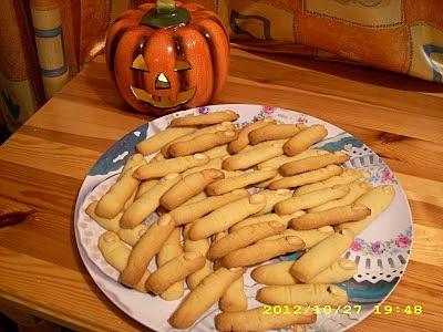 Paluchy wiedźmy z ciasta maślanego - halloweenowe przekąski