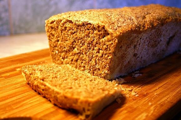 Drożdżowy chleb razowy