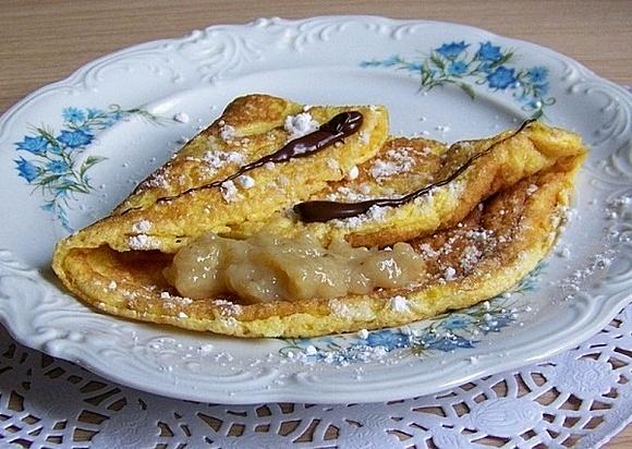 Słodki puszysty omlet